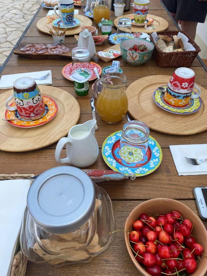 Le Radici Bed & Breakfast Монополи Екстериор снимка